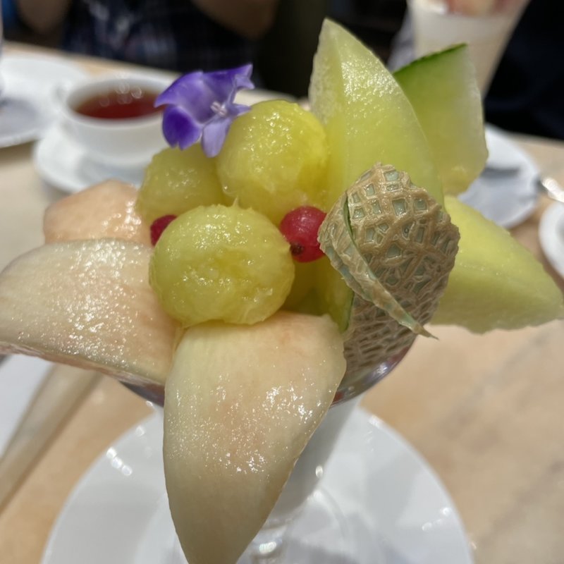 マスクメロンと桃のパルフェ(千疋屋総本店 KITTE丸の内店)