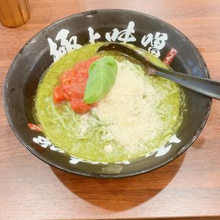 バジル冷やし麺(札幌熟成味噌ラーメン 匠神)