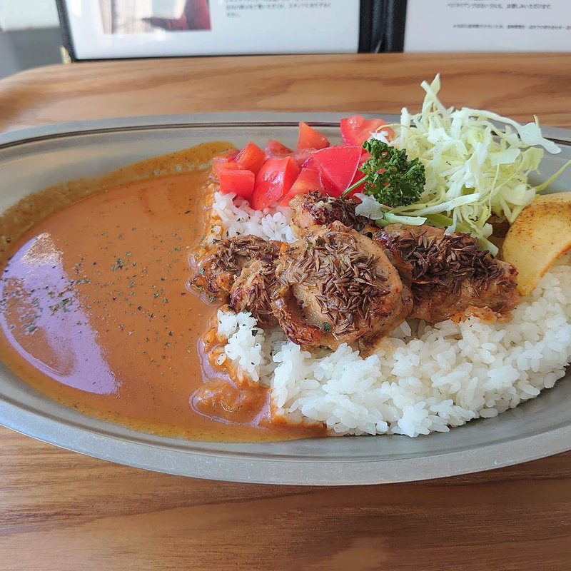クミン焼きチキンとトマトのマイルドカレー(ヒナタ屋)