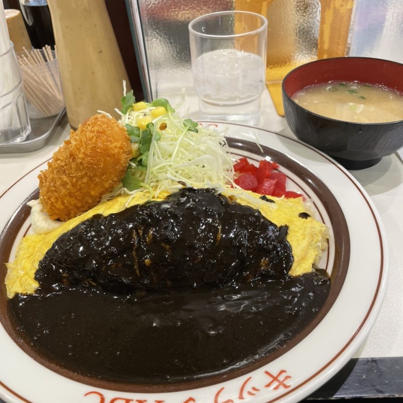 オムカレー（カニクリームコロッケ乗せ）(キッチンABC 西池袋店)