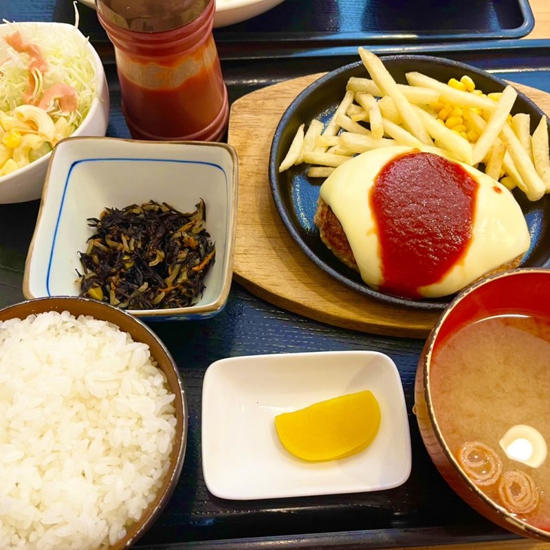 チーズハンバーグ定食(ぶたや )