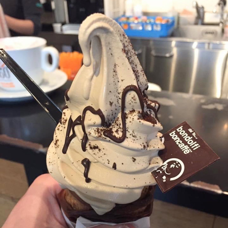 アラゴスタソフトクリーム (ボンドルフィ ボンカフェ （BONDOLFIBONCAFFE）)