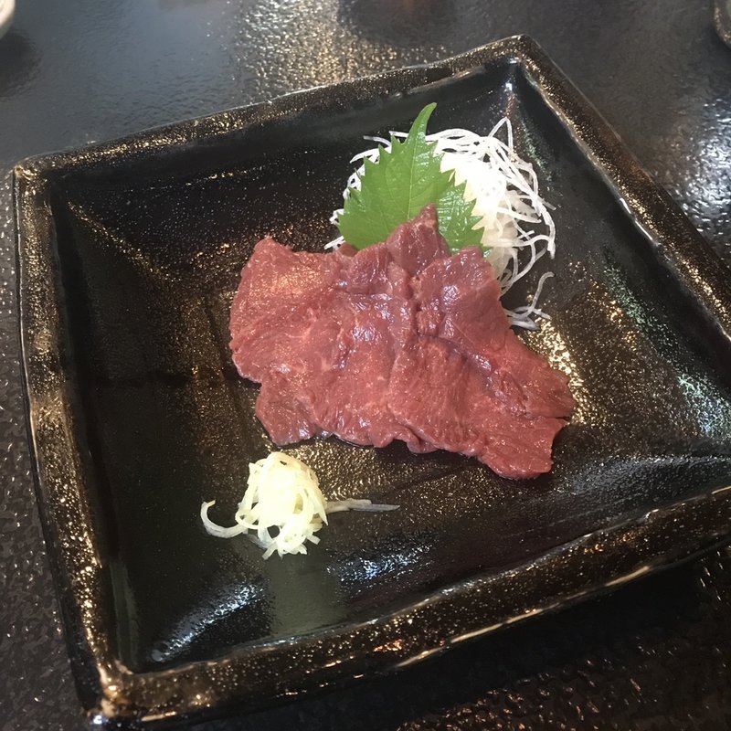 馬刺し(村民食堂 （そんみんしょくどう）)