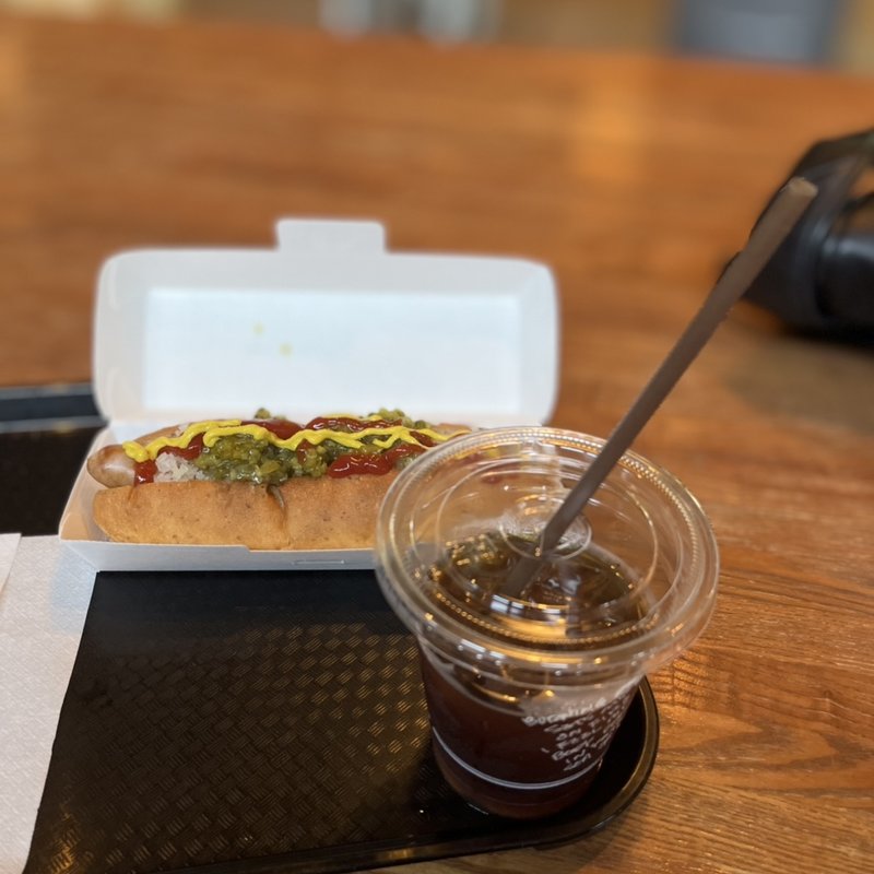 ホットドッグ(Little Darling Coffee Roasters リトルダーリンコーヒーロースターズ)