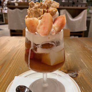 桃とアールグレイのパフェ(cafe clap)