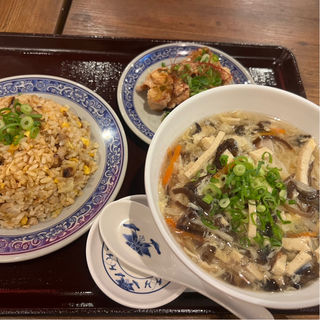 サンラータン麺と炒飯　台湾唐揚げ(台湾餃子 知多屋鍋貼)