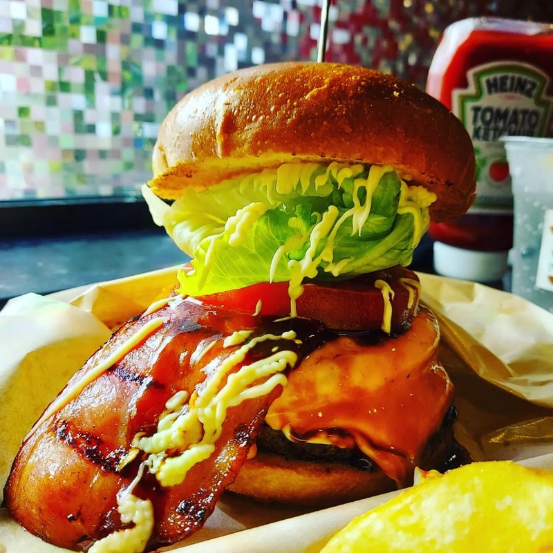 ベーコンチーズバーガー(KOSHIEN IVY BURGER)