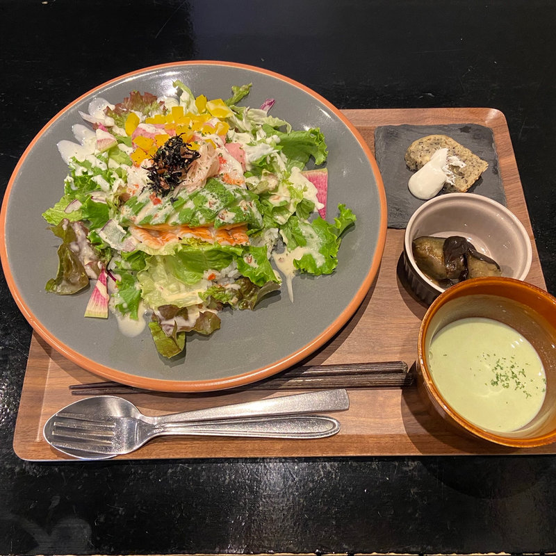 エビアボガドボウル(atacu cafe)