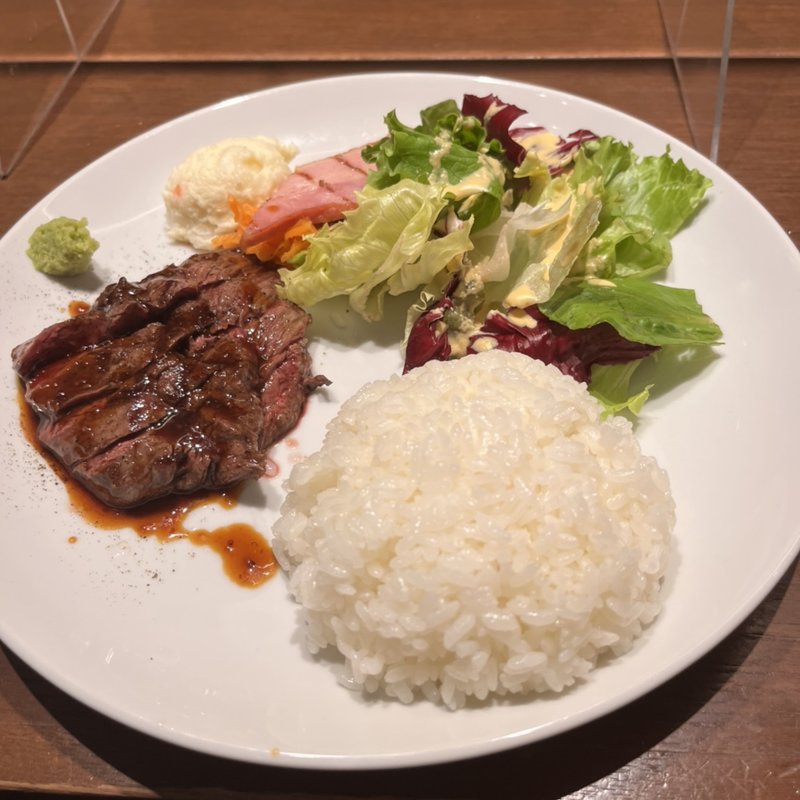 黒毛和牛赤身ステーキランチ(ハンバーグ&ステーキ 格之進F)