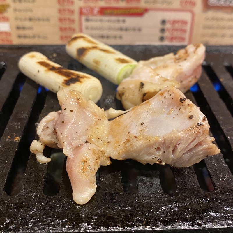鶏ねぎま(焼肉 食肉卸 卸や 肉八 黒川店)