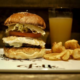Gouda Misomeat Burger　ゴーダミソミートバーガー(folk burgers&beers)
