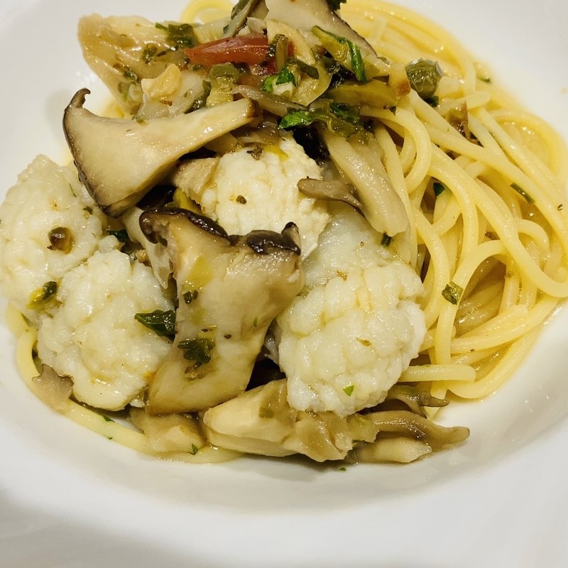 鱧と木の子(松茸)のスパゲティ(ガストロノミーア　サバニー)