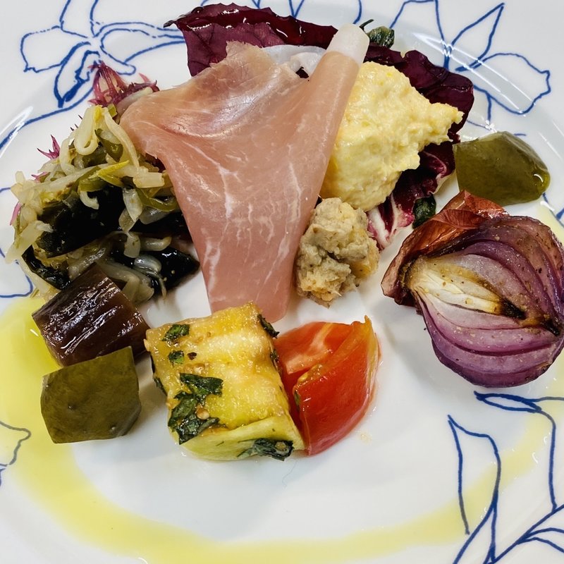 前菜の盛り合わせ(ガストロノミーア　サバニー)