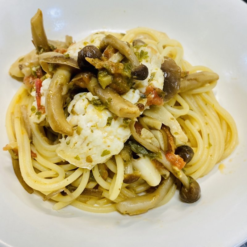 鱧とキノコのスパゲッティ(ガストロノミーア　サバニー)