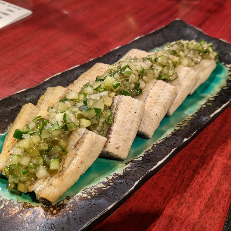 うなぎの白焼き　梅干し＆山形出汁乗せ(にくがとう　人形町店)