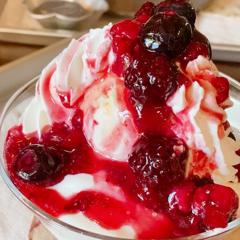 ミックスベリーパフェ(アンロビ （UnRobi）)