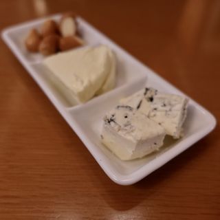 チーズの盛り合わせ(イルピアチェーレ )