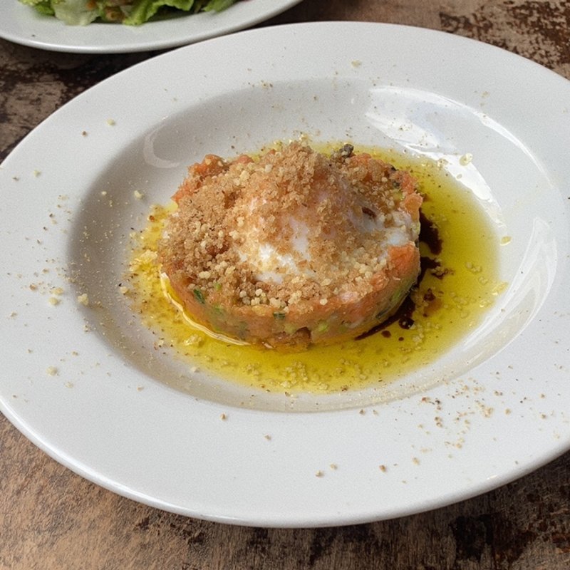 サーモンとアボガドのタルタルソース(ビストロサイクル)