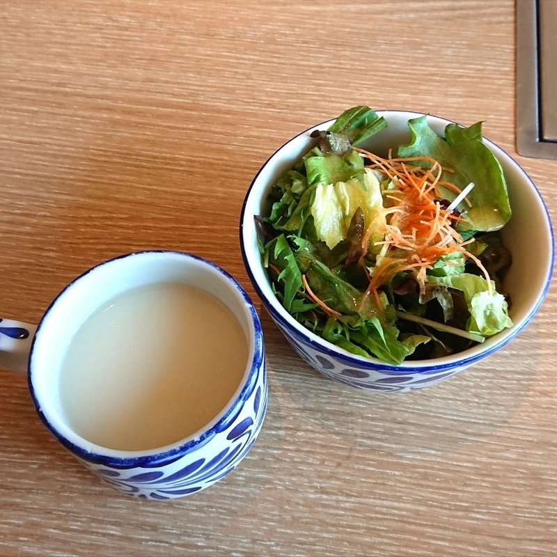 生にんじんドレッシングのサラダ＋本日の日替わりスープ(横浜焼肉Kintan)