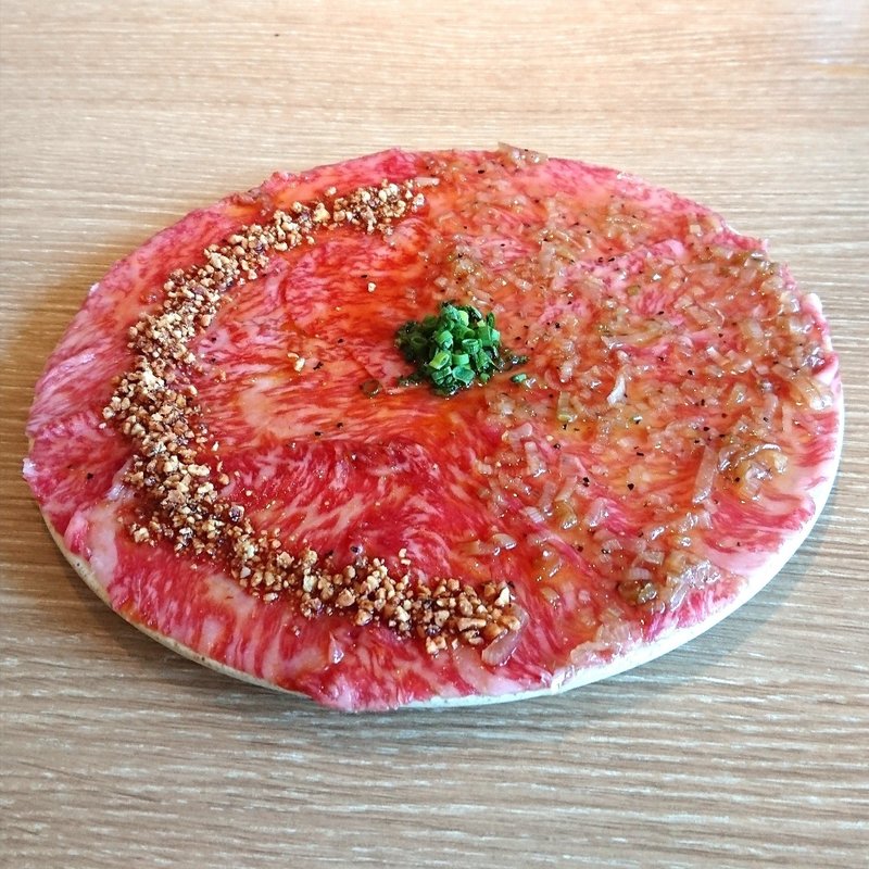 日本一のサーロインユッケハーフ＆ハーフ(横浜焼肉Kintan)