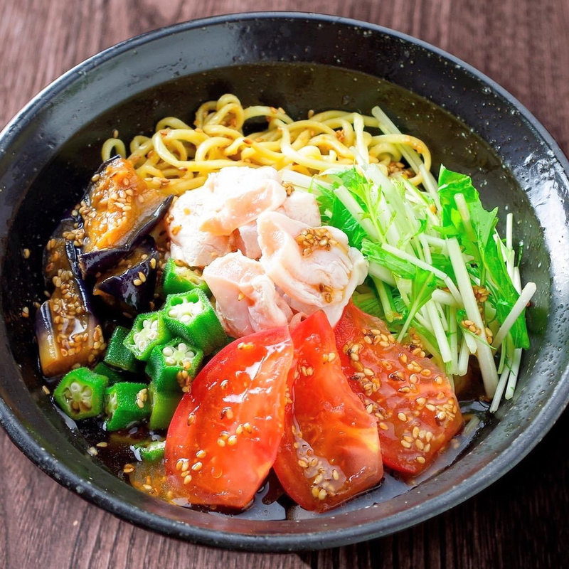 神楽鶏と夏野菜たっぷり冷やしラーメン(宮崎地鶏と旬菜 とり神楽)