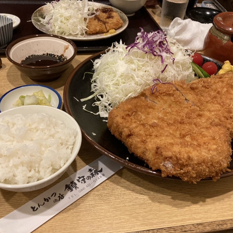 びっくりカツ定食(鎮守の森)