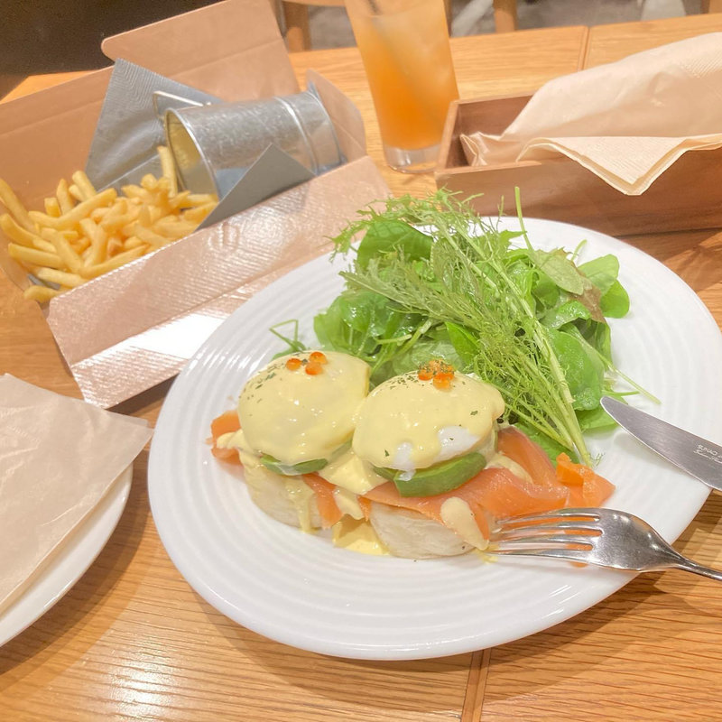 エッグベネディクト(えぐぅ～ カフェ 国分寺店 （eggg Cafe）)