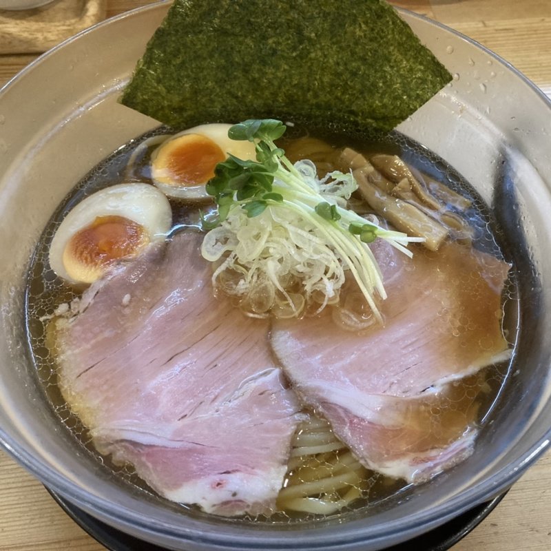 冷やし煮干醤油ラーメン味玉入り(彩色ラーメンきんせい 高槻本店 )