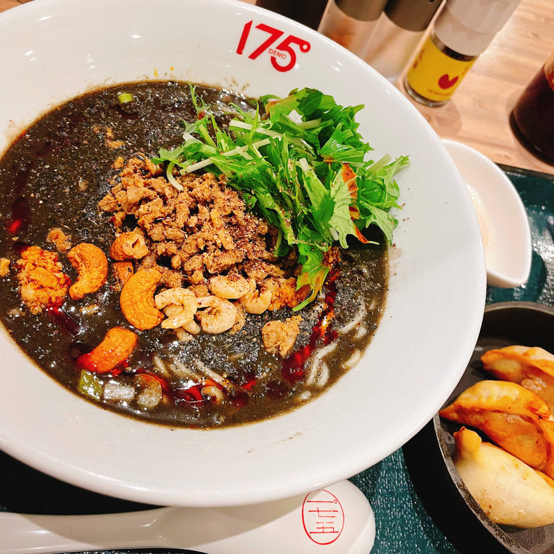 黒担々麺（汁あり）(175°DENO担担麺LoungeHOKKAIDO)