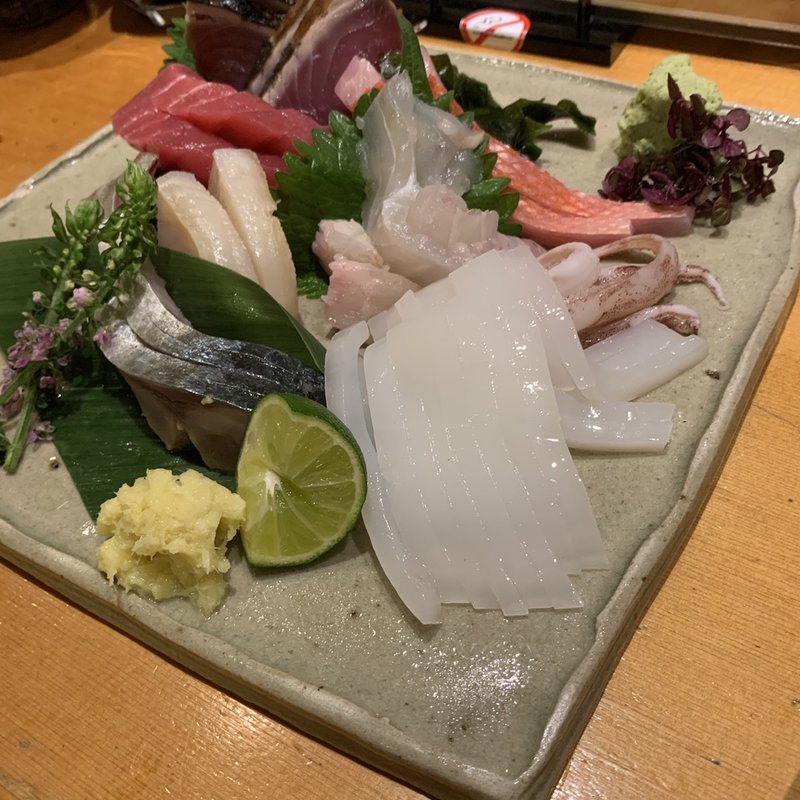 刺身盛り合わせ(肴や味泉)