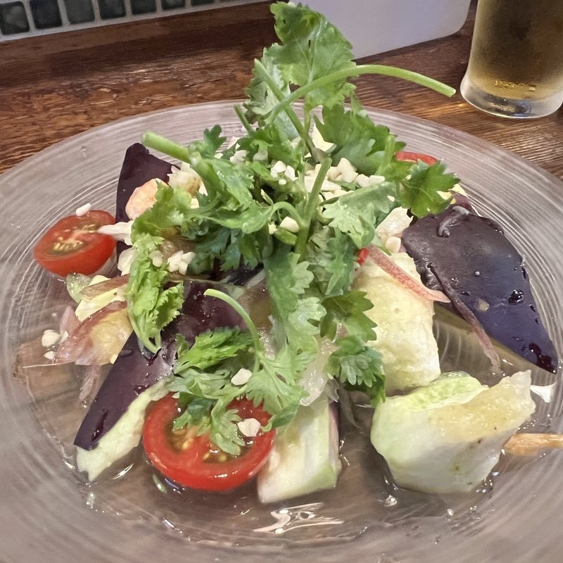 水茄子のヤムサラダ(夜市バール リーサン)