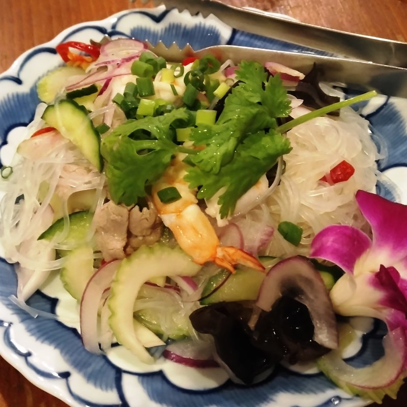 ヤムウンセン（春雨サラダ）(Cho Lon （チョロン）)