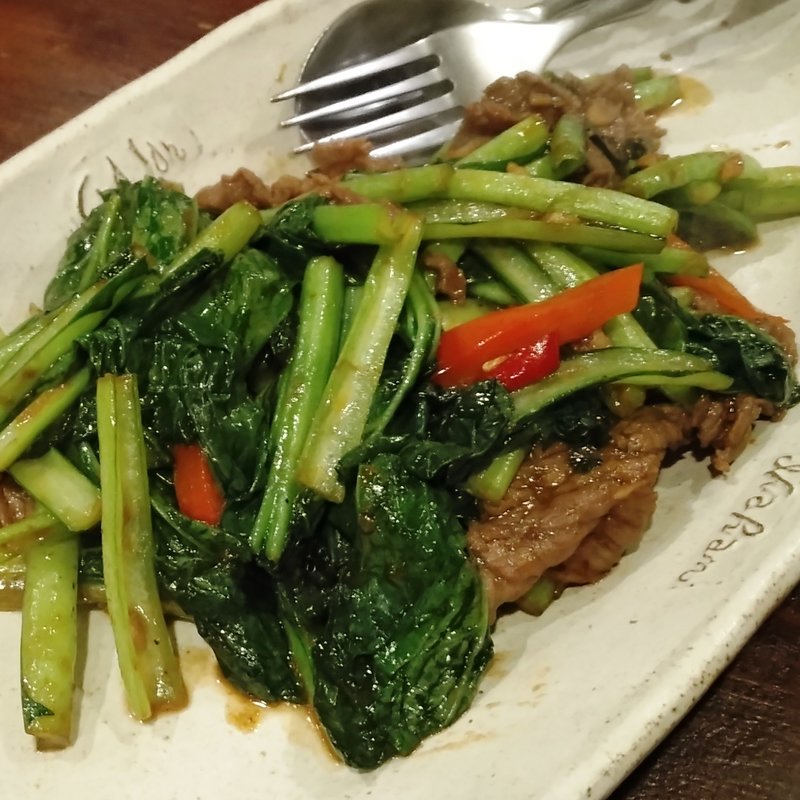 牛肉と野菜のニンニク炒め(Cho Lon （チョロン）)