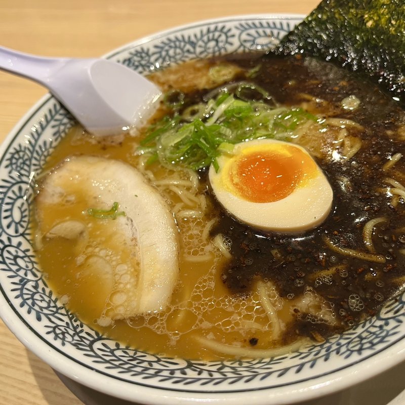 醤油とんこつ 黒焦がしねぎ(丸源ラーメン 那覇国場店)