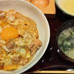 親子丼（あおさの味噌汁付き）(赤坂うまや うちのたまご直売所 羽田空港店)