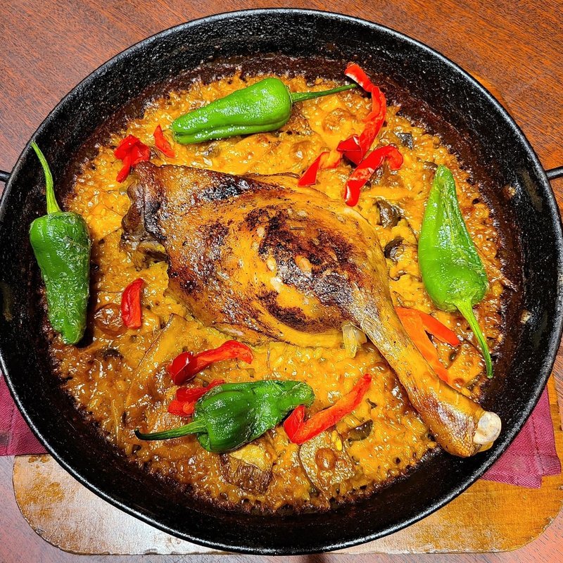 鴨肉のコンフィとポルチーニ茸のパエリア(俺のスパニッシュ)