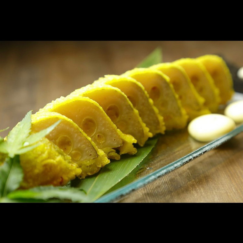 揚げたて辛子蓮根(酒食家ゆうひ)