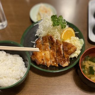 ポークソテー定食(フタバ)