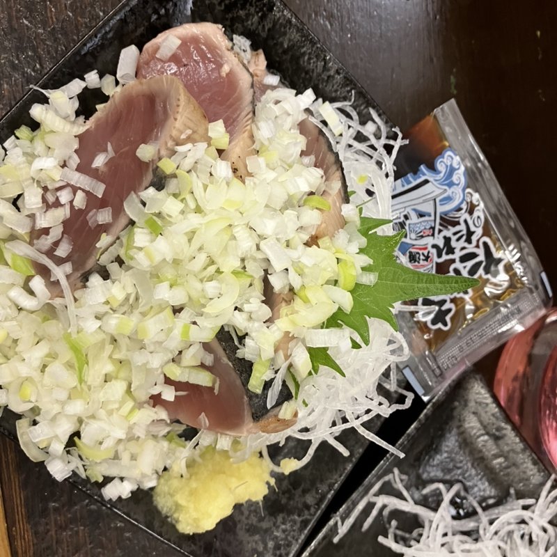 カツオたたき(はなみち （【旧店名】第三酒寮キンパイ）)