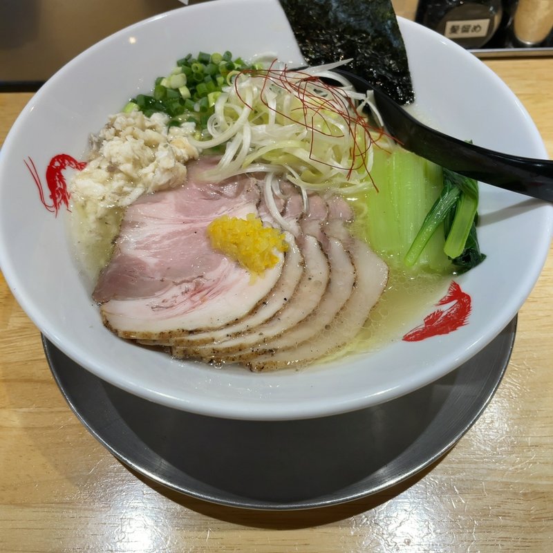 淡麗チャーシュー真鯛ラーメン(JAPANESE FISH NOODLEウミのチカラ

)