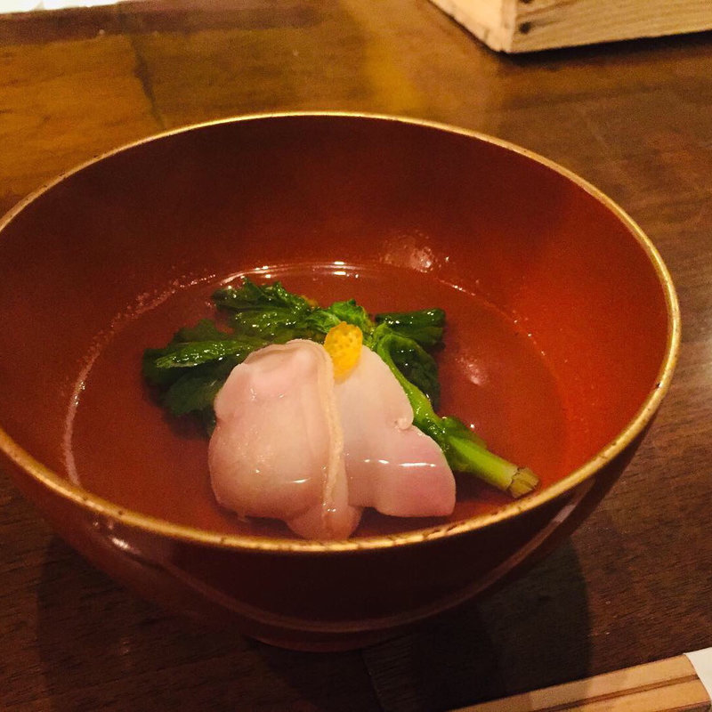 地はまぐりと花菜のお吸い物(九わ萬)