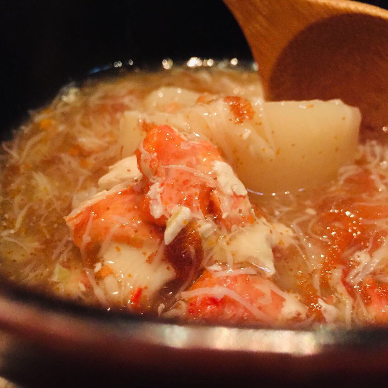 香箱蟹の銀餡仕立て 白蕪の炊合せ(九わ萬)