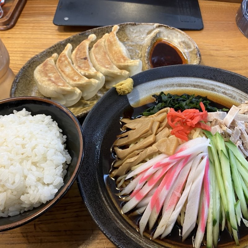 冷やし中華醤油味+餃子半ライスセット(めんかくぼう )