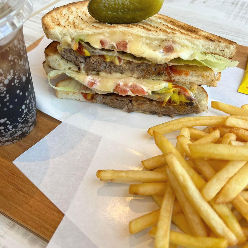 チーズバーガー(POTAMELT 中目黒店)