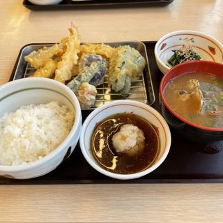 海鮮野菜天ぷら定食+あさり汁(天丼天ぷら本舗 さん天 宇治小倉店)