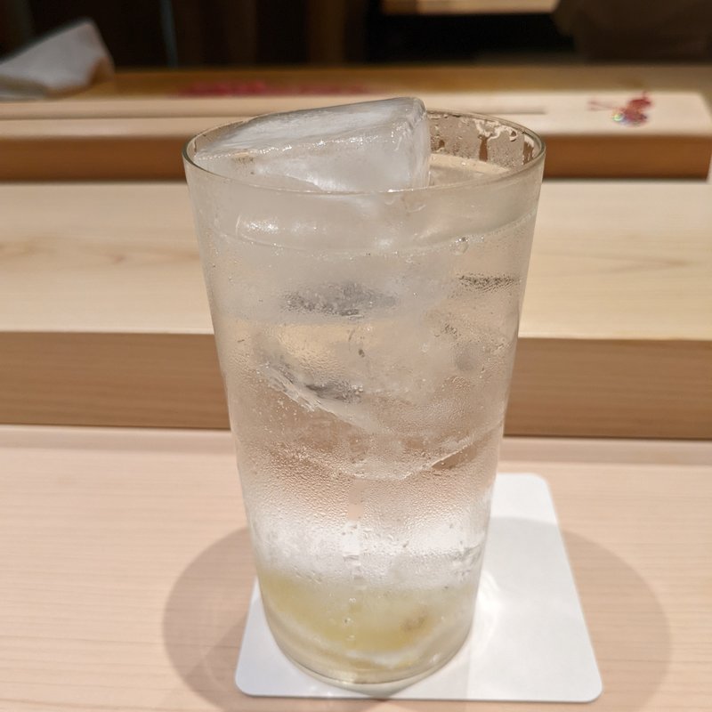 レモンサワー(鮨つぐ)