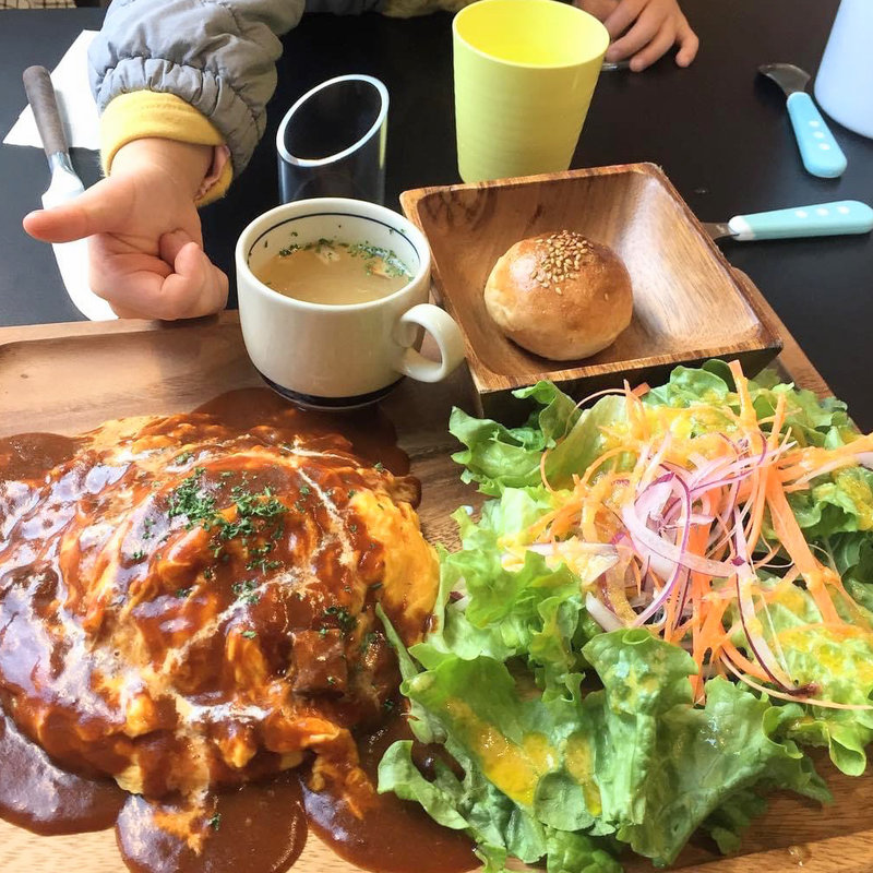 半熟デミグラスオムライスセット(えぐぅ～ カフェ 国分寺店 （eggg Cafe）)