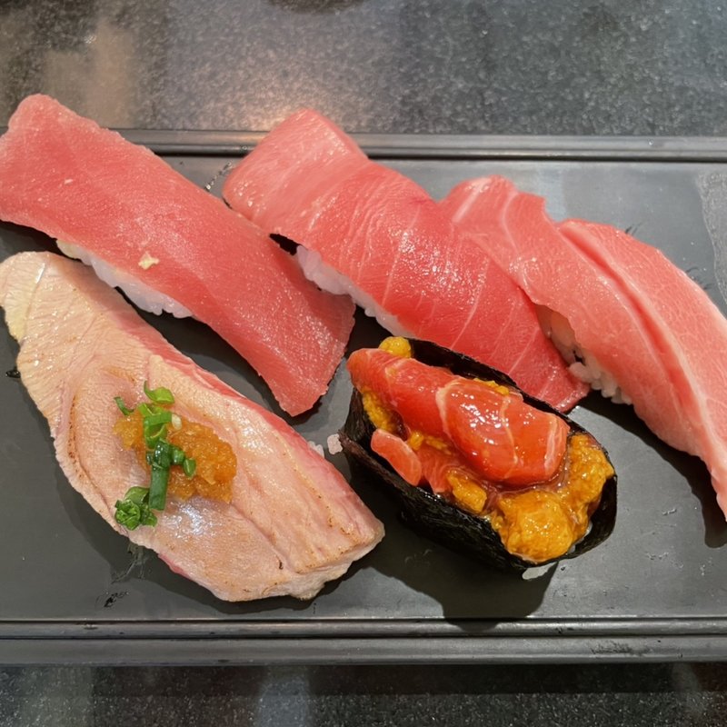 本まぐろ5点盛(まぐろ問屋 三浦三崎港 横浜ワールドポーターズ店)