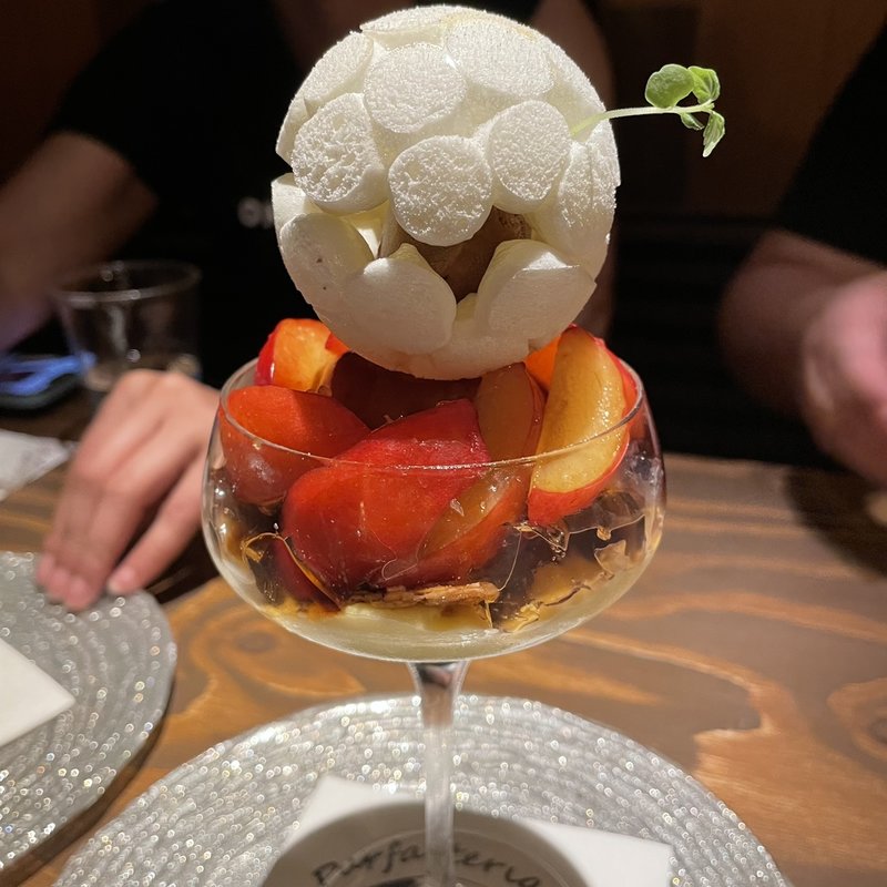 プラムディスコ(夜パフェ専門店 パフェテリア パル)