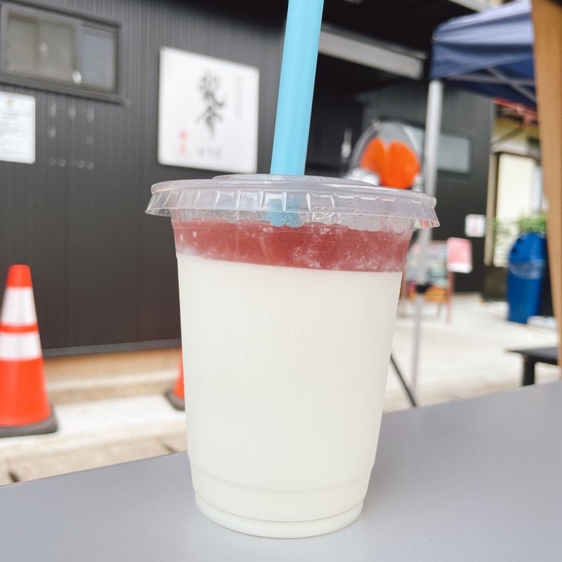 飲む杏仁イチゴソース(特級鶏蕎麦龍介もてぎ)